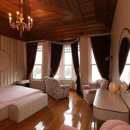 Luxury Pavilion With Bosphorus View In Beylerbeyi * Κωνσταντινούπολη